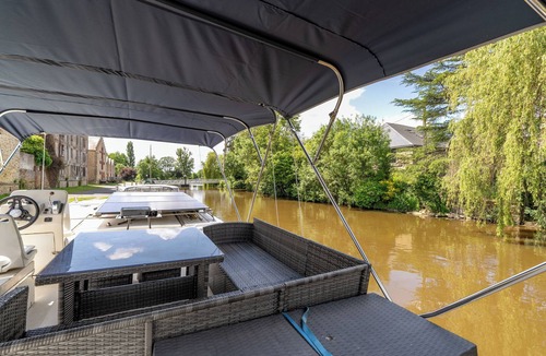 Nort-sur-Erdre Boat Rental | Boat 'Péniche - Nuits Insolites' with Private Terrace