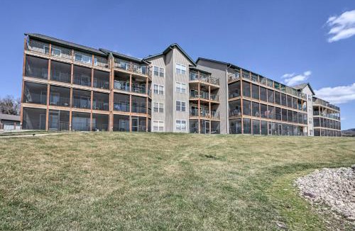 Camdenton House | Boat Ramp, Dock & Slip: Step-Free Camdenton Condo!