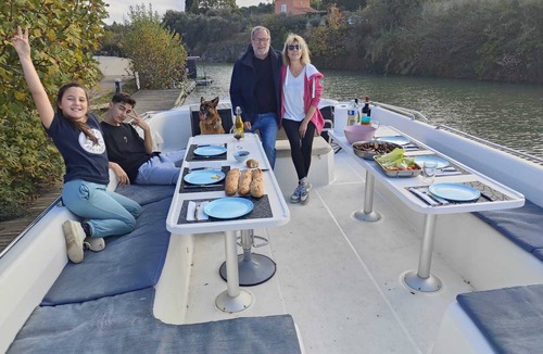 Capestang Boat Rental | BOAT RENTAL with skipper on the CANAL du MIDI from Capestang