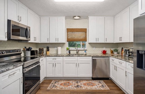 Crystal River House | Boat & RV Prkg Near Fishing & Springs.Hot Tub.GameRm