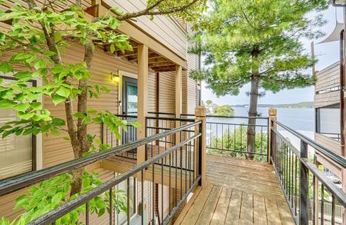 Lake Ozark House | Boat Slip & Pool Access at Lake Ozark Condo!