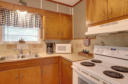 Greers Ferry Cottage | Boat, Swim & Hike: Cottage Near Greers Ferry Lake!
