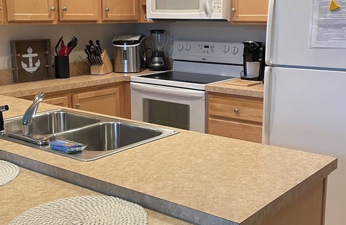 Alexandria Bay Condo | Boat to water in minutes-3BD 2BA Condo w boathouse