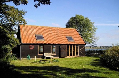 Martlesham Heath Cottage | Boathouse by the Orwell River