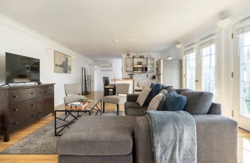 Belleville Boat Rental | BOATHOUSE LOFT - Loft with million dollar views!