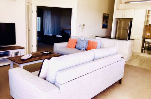 Tea Gardens Apartment | Boathouse Resort Tea Gardens