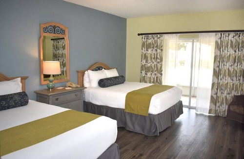 Crystal River Hotel | Boating, Kayaking & Manatee Experiences | Plantation Resort