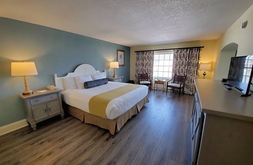Crystal River Hotel | Boating, Kayaking & Manatee Experiences | Plantation Resort