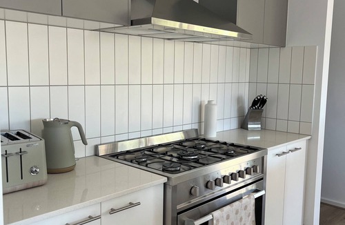 Nagambie House | Boating & Vines Lakeside Retreat