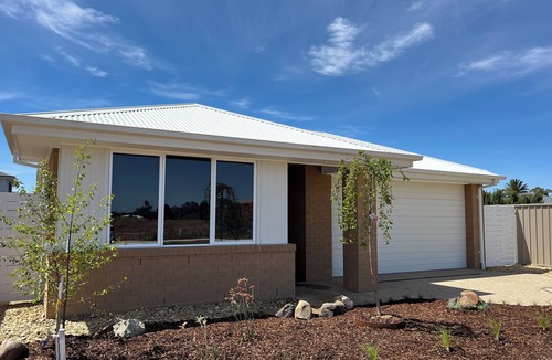 Nagambie House | Boating & Vines Lakeside Retreat