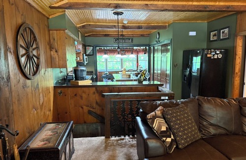 Greentown House | Bob's Big Woods Bungalow - 3 Bedrooms-3 Bath - A/C and Wifi