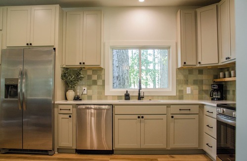Farmerville Cabin | "Bobcat" Cabin is a newly built, elevated rustic home on Lake D'arbonne!