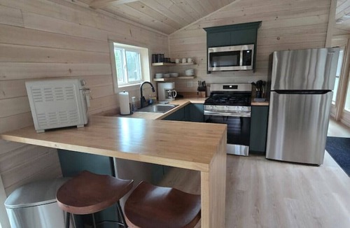 Pittsburg Cabin | Bobcat Cabin