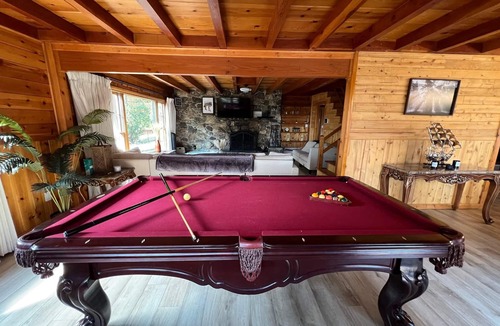 Pine Cove House | Bobcat Lodge W/BBQ, Deck + Firepit
