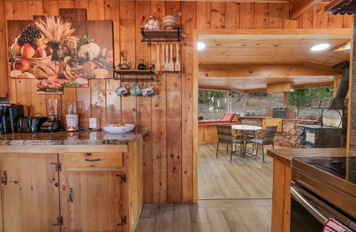 Pine Cove House | Bobcat Lodge W/BBQ, Deck + Firepit