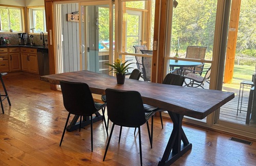 Bobcaygeon House | Bobcaygeon Cottage/Home - Snowmobile Trails, Shop and Relax!