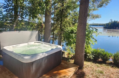 Bobcaygeon Cottage | Bobcaygeon Waterfront + Pool + Hot Tub + Dock +BBQ