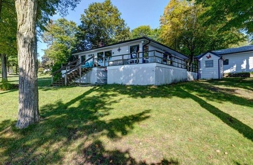 Bobcaygeon Cottage | Bobcaygeon Waterfront + Pool + Hot Tub + Dock +BBQ