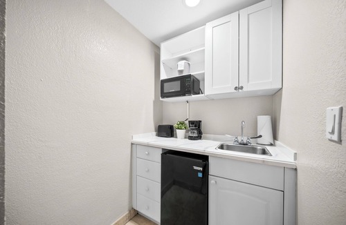 East Boca Raton Hotel | Boca Plaza by Lowkl