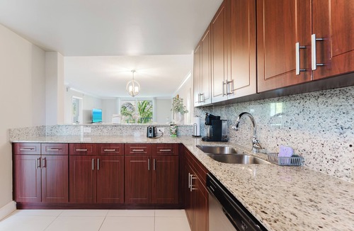 Boca Raton Condo | Boca Raton Escape Pool Directly Across from Beach