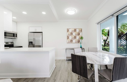 Boca Raton Condo | Boca Waterfront Getaway - Pool, Hot Tub, Gym & Views