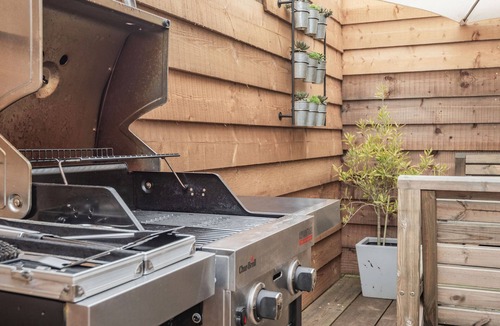 Dyserth Cottage | BOD ERW LODGE, romantic in Dyserth