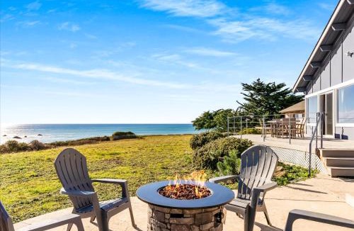 Sereno del Mar House | Bodega Bay Beach Home VIEWS Fire Table Dogs OK