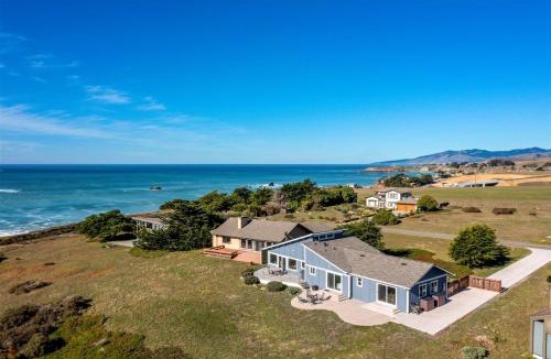 Sereno del Mar House | Bodega Bay Beach Home VIEWS Fire Table Dogs OK
