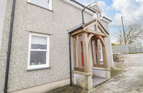 Llanerchymedd House | Bodfan Peniel