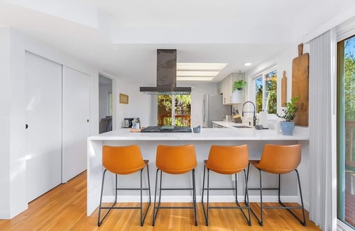 Renton House | Bodur's Rustling Leaves - EV Charge, BBQ, Privacy