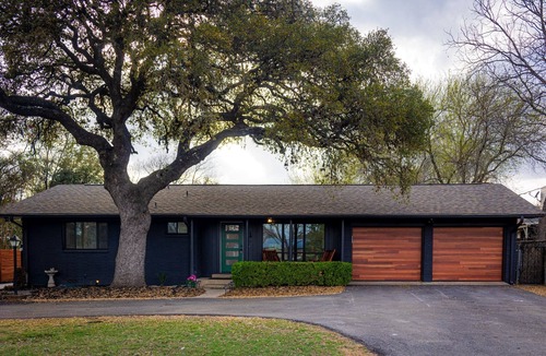 Boerne House | Boerne Birdie Ranch - Golf Simulator Inside