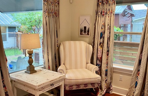 Boerne House | Boerne Garden Cottage - Steps from walking trails and historic downtown Boerne