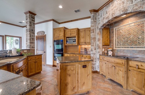 Boerne House | Boerne Hill Country 4000 sq ft Estate, Private Pool on 13 Acres, Sleeps 12