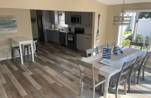 Hilton Cottage | Bogus Point. A lakeside retreat.