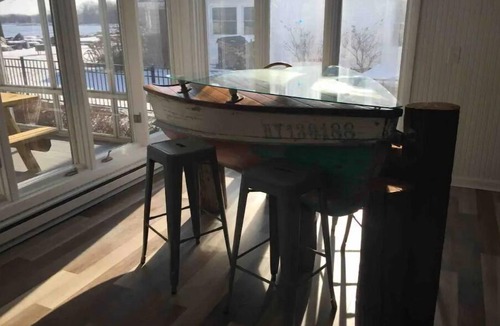 Hilton Cottage | Bogus Point. A lakeside retreat.