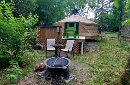 Mandeville RV Rental | Bohémienne des Yourtes du petit ruisseau avec spa