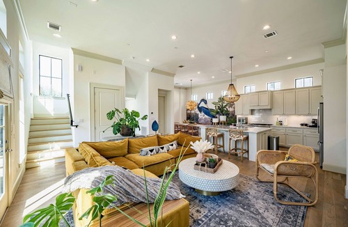 Neartown House | Boheme Haus ·Award-Winning Designer Luxury for 12· Montrose ·3200sqft Elevator