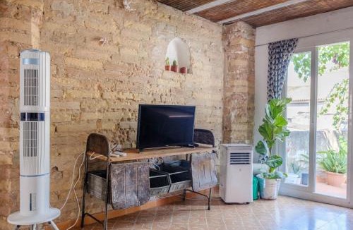 Aldover Apartment | Bohemian apartment with internal balcony