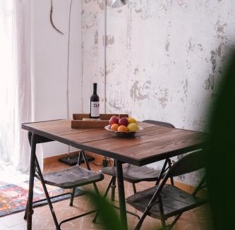 Aldover Apartment | Bohemian apartment with internal balcony