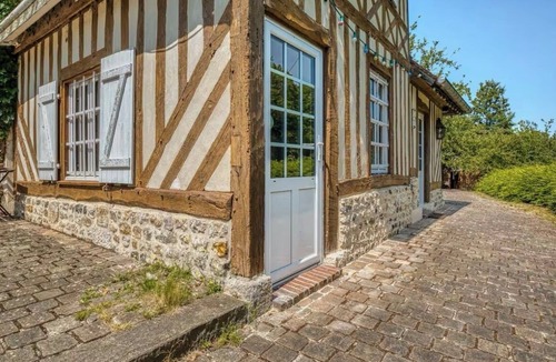 Equemauville House | Bohemian chic campaign & Private pool in Honfleur