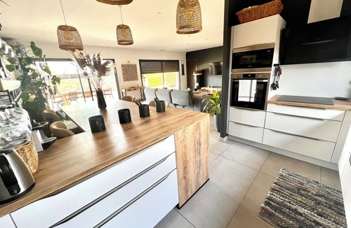 Aigues-Vives Villa | Bohemian chic villa near beach and forest