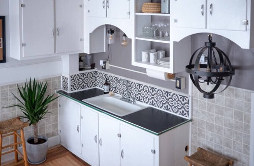 Centennial Apartment | Bohemian Compound | Hot Tub | Restaurants + Shops