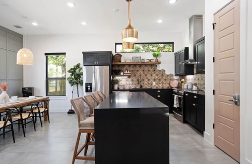 Greater East End House | Bohemian Escape @ EADO - 2 km from FIFA Fan Fest