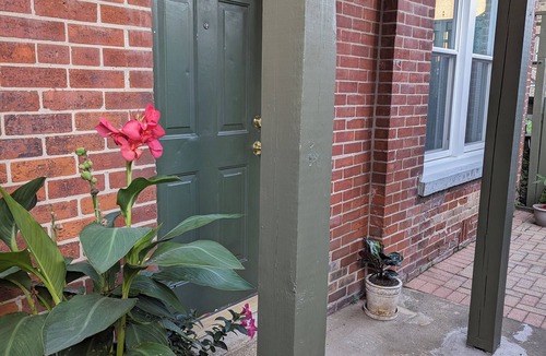 Lower West Side Apartment | Bohemian Garden Oasis! 2-BR unit with AC & WiFi in Prime Chicago.