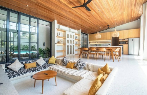 Pecatu Villa | Bohemian lush 5BR Retreat, 5 Mins to Bingin Beach