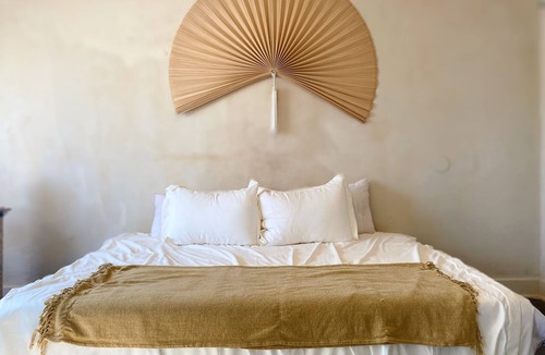 Westlake Apartment | Bohemian Oasis 4 Minutes from Downtown LA