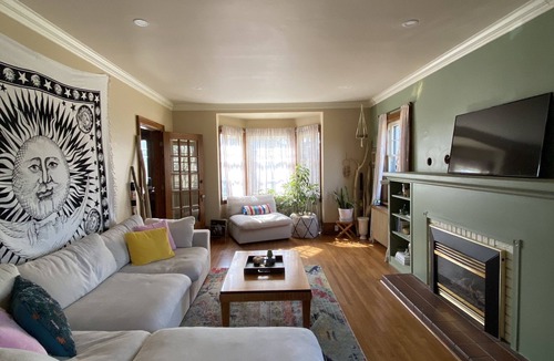 Simcoe House | Bohemian Oasis near the sandy shore of Lake Erie