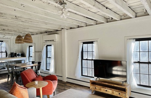 Kingston House | Bohemian style open LOFT