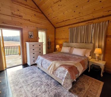 Davisville Ski Chalet | Bohío Retreat - Cabin and Creek View on 42 Acres