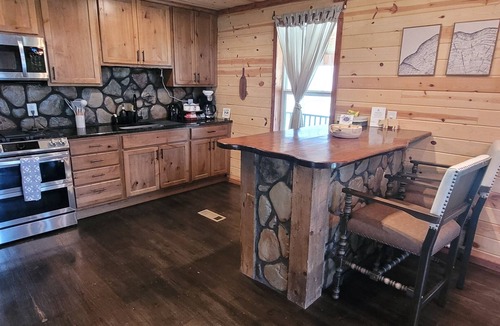 Davisville Cabin | Bohío Retreat - Cabin and Creek View on 42 Acres